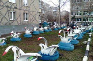 Лебедь из шины