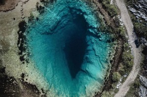 Самое голубое озеро в мире
