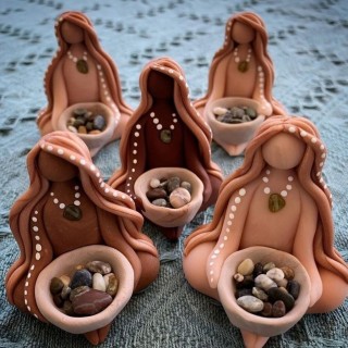Фигурки из глины