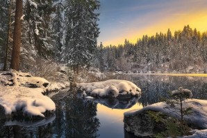 Зима лес озеро