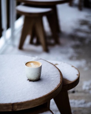 Кофе зимой на улице