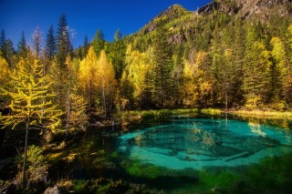 Голубые озера в Горном Алтае