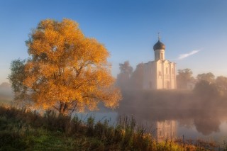 Покрова на Нерли осень
