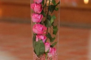 Роза в стакане