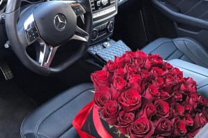 Мерседес с цветами