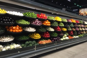 Витрина фрукты