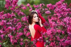 Среди цветов