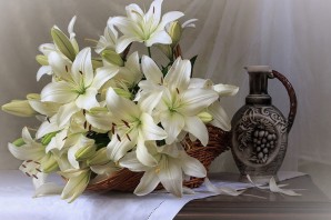 Букет лилий в вазе