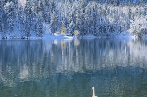 Снежная теплые озера