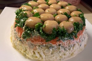 Салат лесная поляна с шампиньонами
