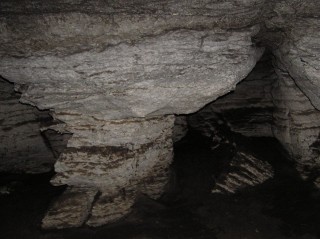Карламанская пещера