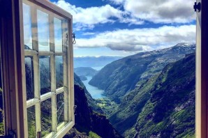 Красивый вид из окна