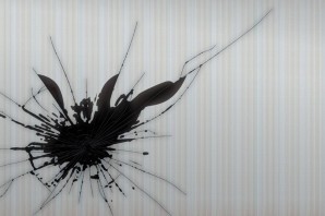 Разбитый экран заставка