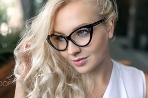 Богиня в очках