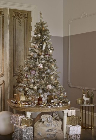 Елка в золотых тонах