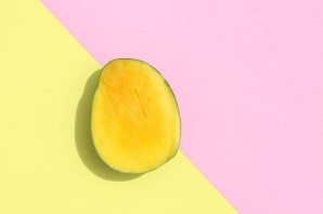 Пастельный желтый фон