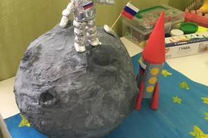 День космонавтики поделки
