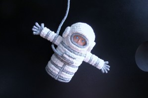 Поделка космонавт из фольги