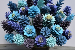 Цветы из шишек поделка пошагово