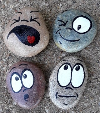 Поделки из речных камней