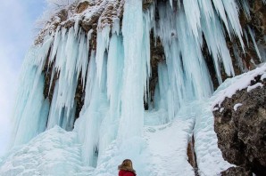 Медовые водопады зимой