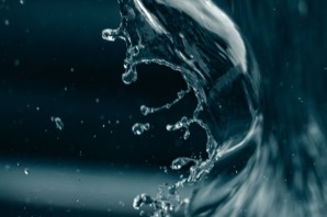 Обои на телефон с водой