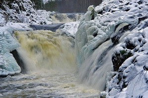 Водопад белые мосты зимой