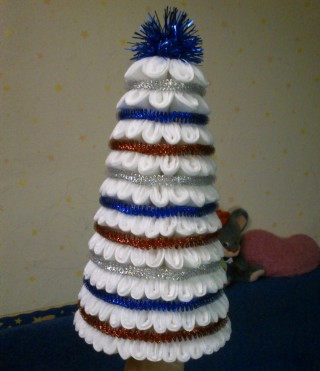 Из ватных дисков елка поделка