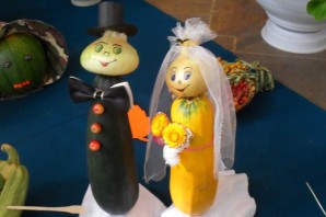 Чиполлино из лука поделка