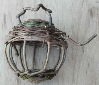 Поделка из ветки винограда