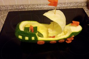 Кораблик из кабачка поделка