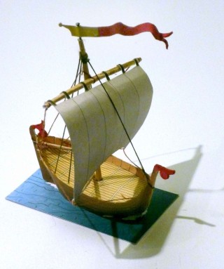 Поделка лодка