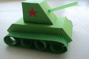 Поделка танк своими руками из подручных материалов