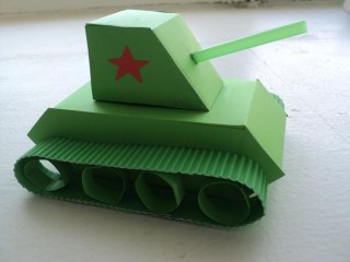 Поделка танк своими руками из подручных материалов