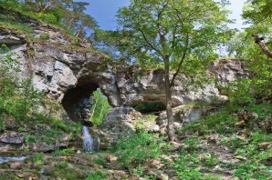 Водопад куперля и карстовый мост