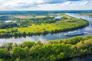 Волга полноводная река