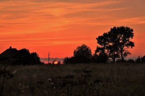 Летний закат в деревне