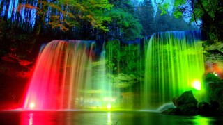 Разноцветный водопад