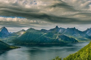 Норвегия озеро мьеса