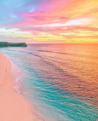 Розовый закат летом