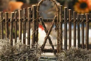 Забор из веточек для поделок