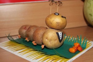 Гусеница из картошки