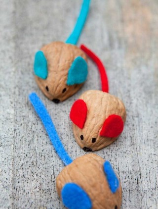 Осенние поделки из ореховой скорлупы