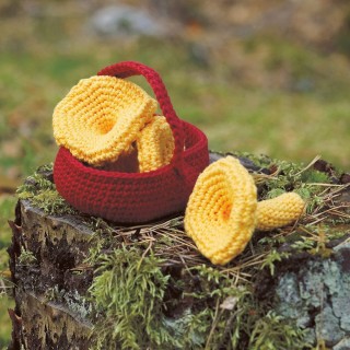 Вязаные поделки осень