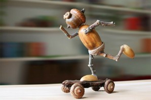 Осенняя поделка в садик из желудей