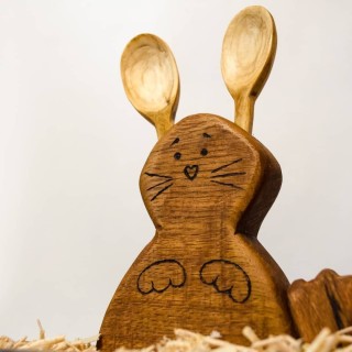Зайчик из дерева своими руками