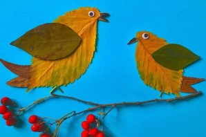 Осенняя поделка птицы на ветке