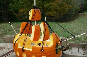 Машина из тыквы поделка