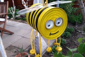 Пчелка своими руками из подручных материалов