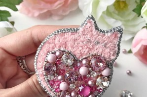 Поделки своими руками со стразами